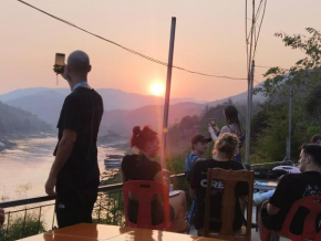99 BACKPACKERS pakbeng